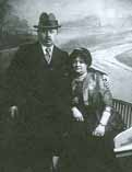 1920 - Pierre van de Lisdonk, firmant van de firma P.W. van de Lisdonk en Co en zijn vrouw Mina van Hirtum